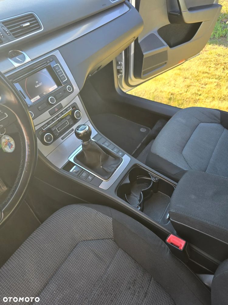 Volkswagen Passat 2.0 TDI BlueMotion Technology Exclusive - 22