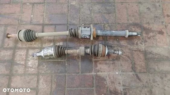PÓŁOŚ LEWA PRAWA TOYOTA VERSO  09-15 2.2 D4D - 1