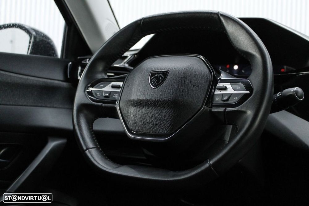 Peugeot 408 1.2 PureTech Allure EAT8 - 17