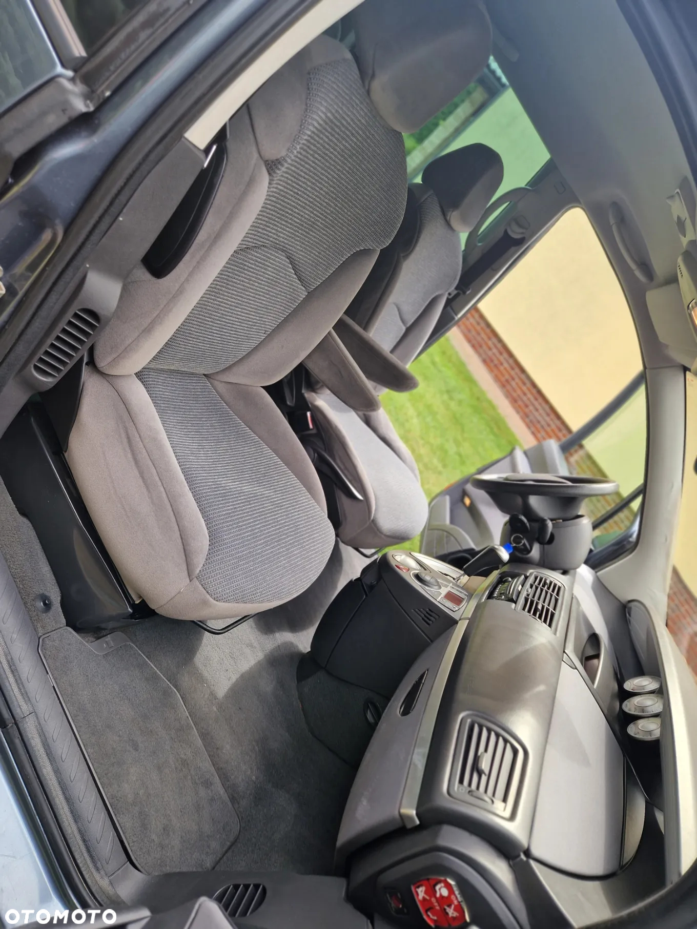 Peugeot 807 2.0 HDi SR - 19