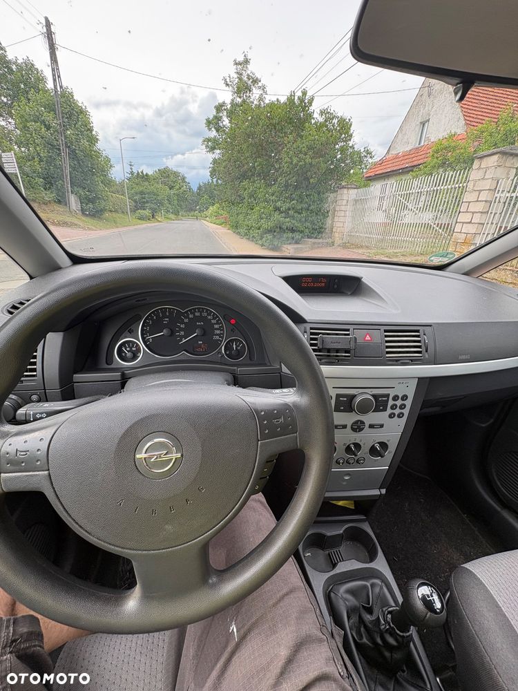 Opel Meriva 1.6 16V Essentia - 9