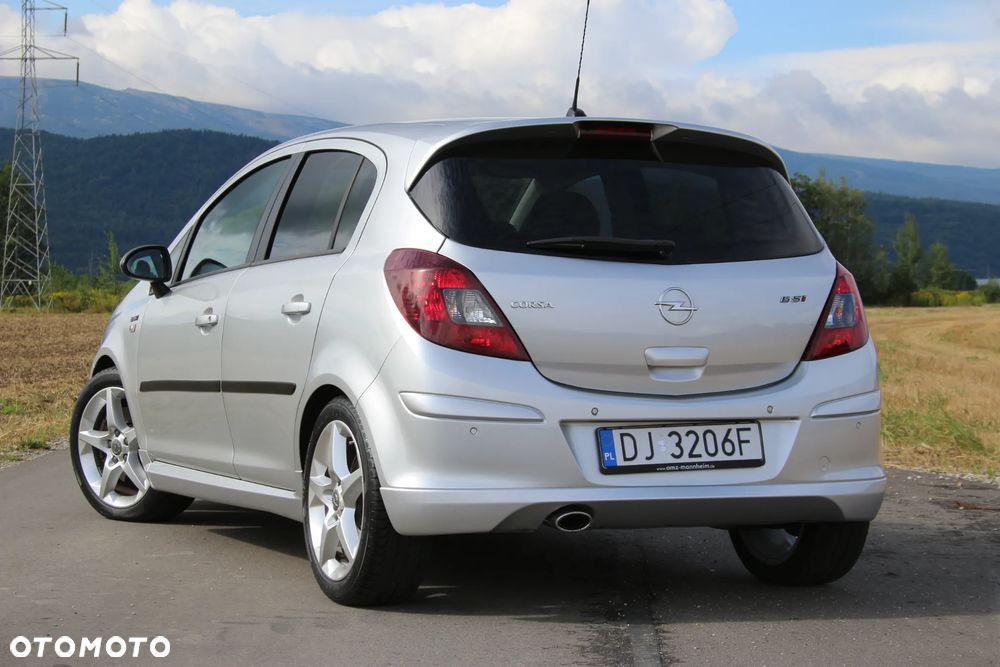 Opel Corsa 1.6T GSI - 26