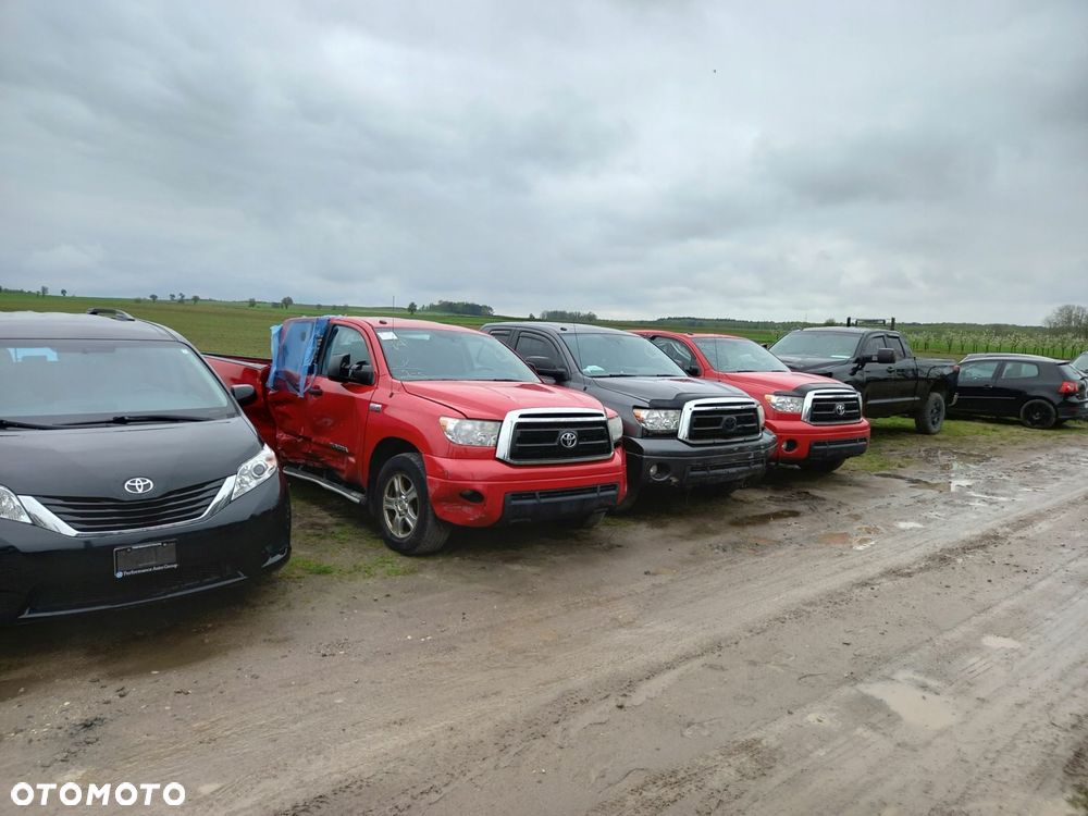 Toyota Rav4 III Wygłuszenie podbitka maski 2006-2009 rok - 9