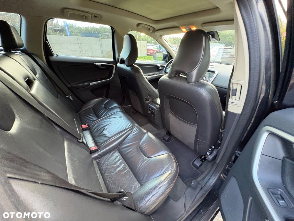 Volvo XC 60 2.4D AWD Summum - 28