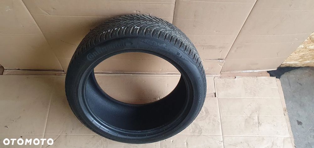 1X Opona Opona Continetal Allseason Contact 245/40 18 7mm - 2