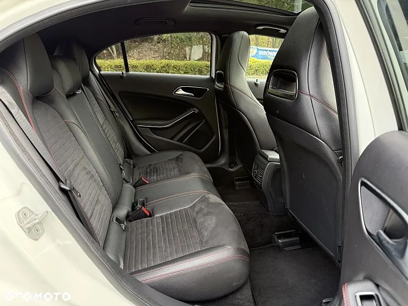 Mercedes-Benz Klasa A 200 CDI 4Matic 7G-DCT AMG Line - 9
