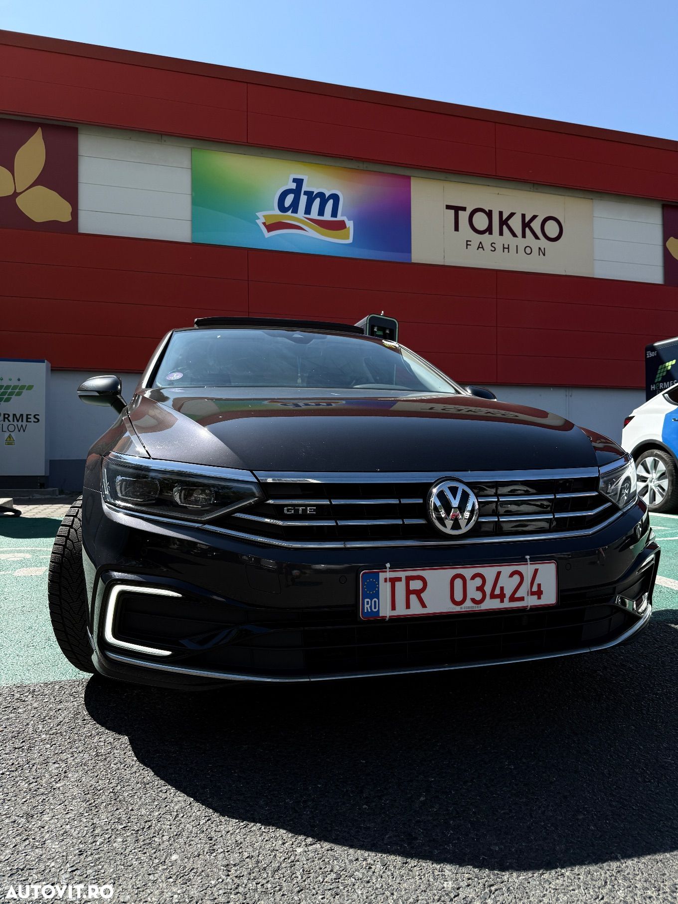 Volkswagen Passat - 1