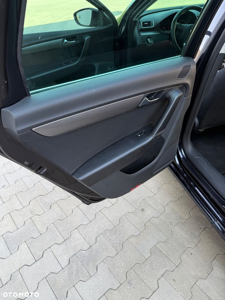 Volkswagen Passat 2.0 TDI Highline - 18