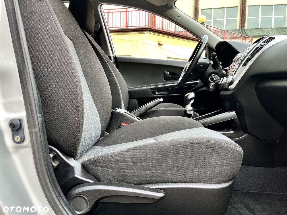 Kia Ceed 1.4 CVVT Attract - 12