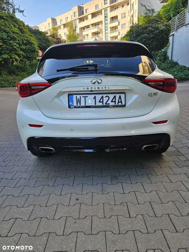 Infiniti Q30 - 3
