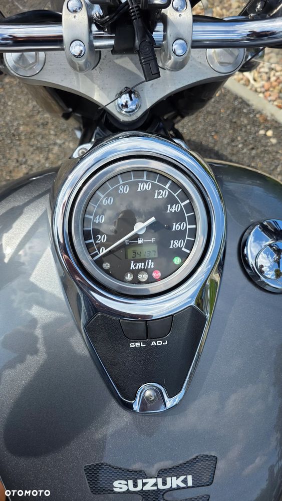 Suzuki Intruder - 23