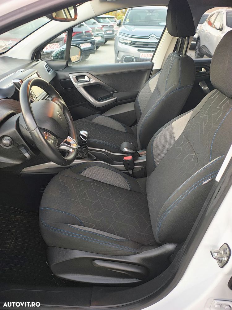 Peugeot 2008 PureTech 130 GPF Stop&Start Signature - 10