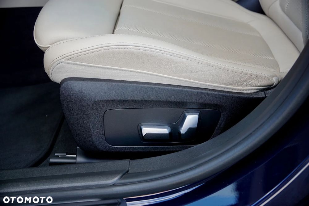 BMW Seria 3 330e PHEV M Sport - 20