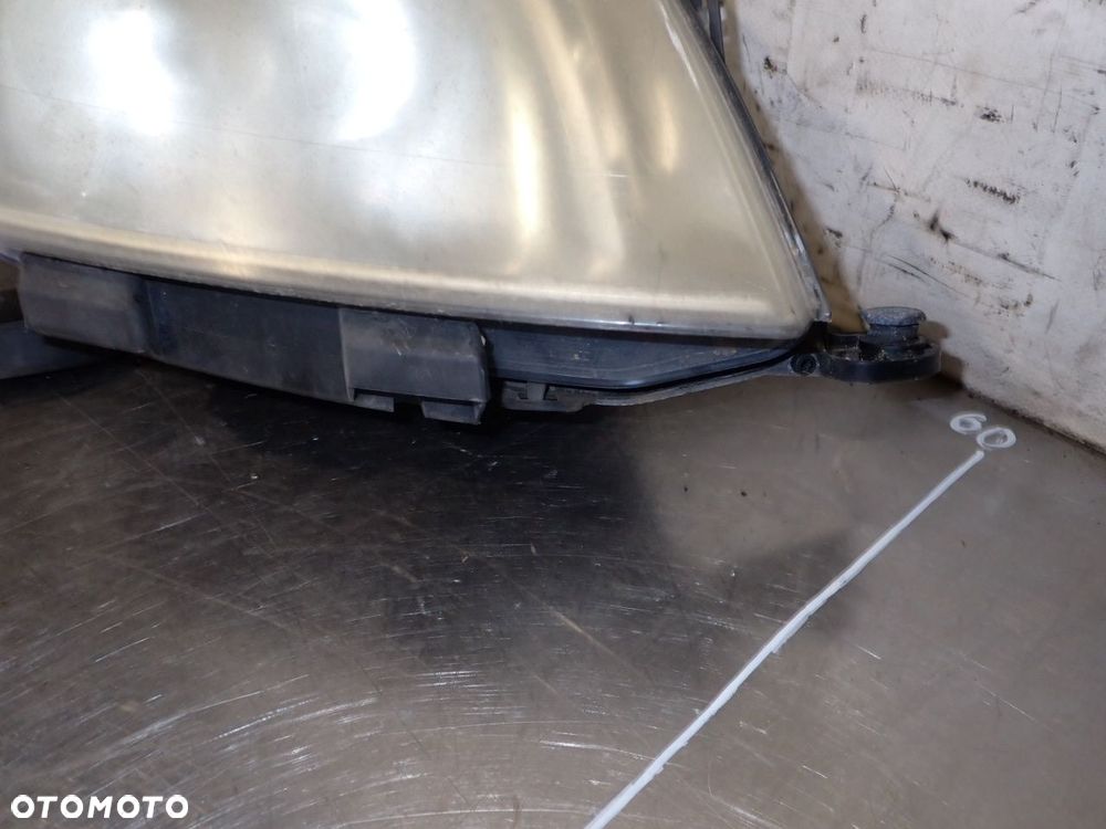 LAMPA PRAWA PRZEDNIA CITROEN NEMO 1.4HDI - 4