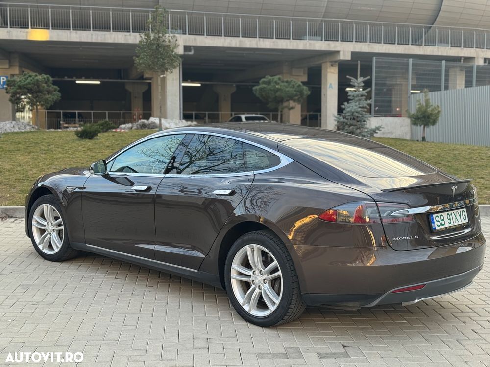 Tesla Model S Long Range - 5