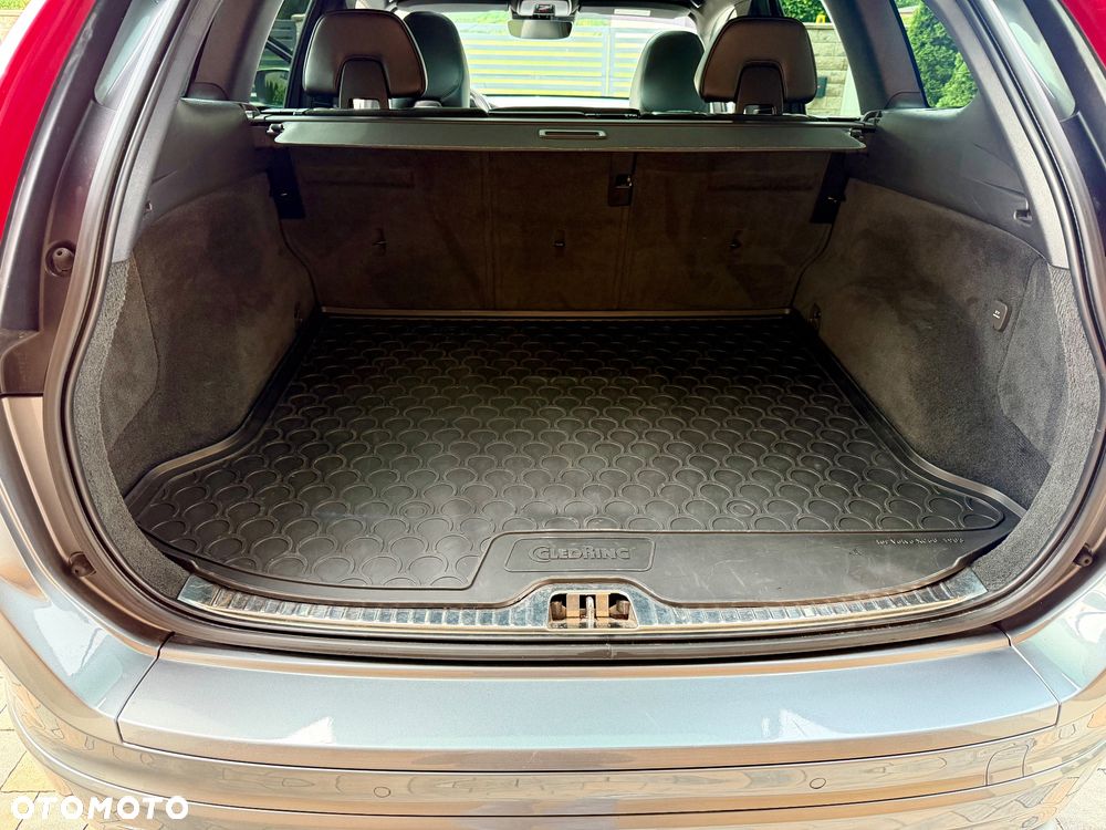 Volvo XC 60 D4 Drive-E R-Design Momentum - 11