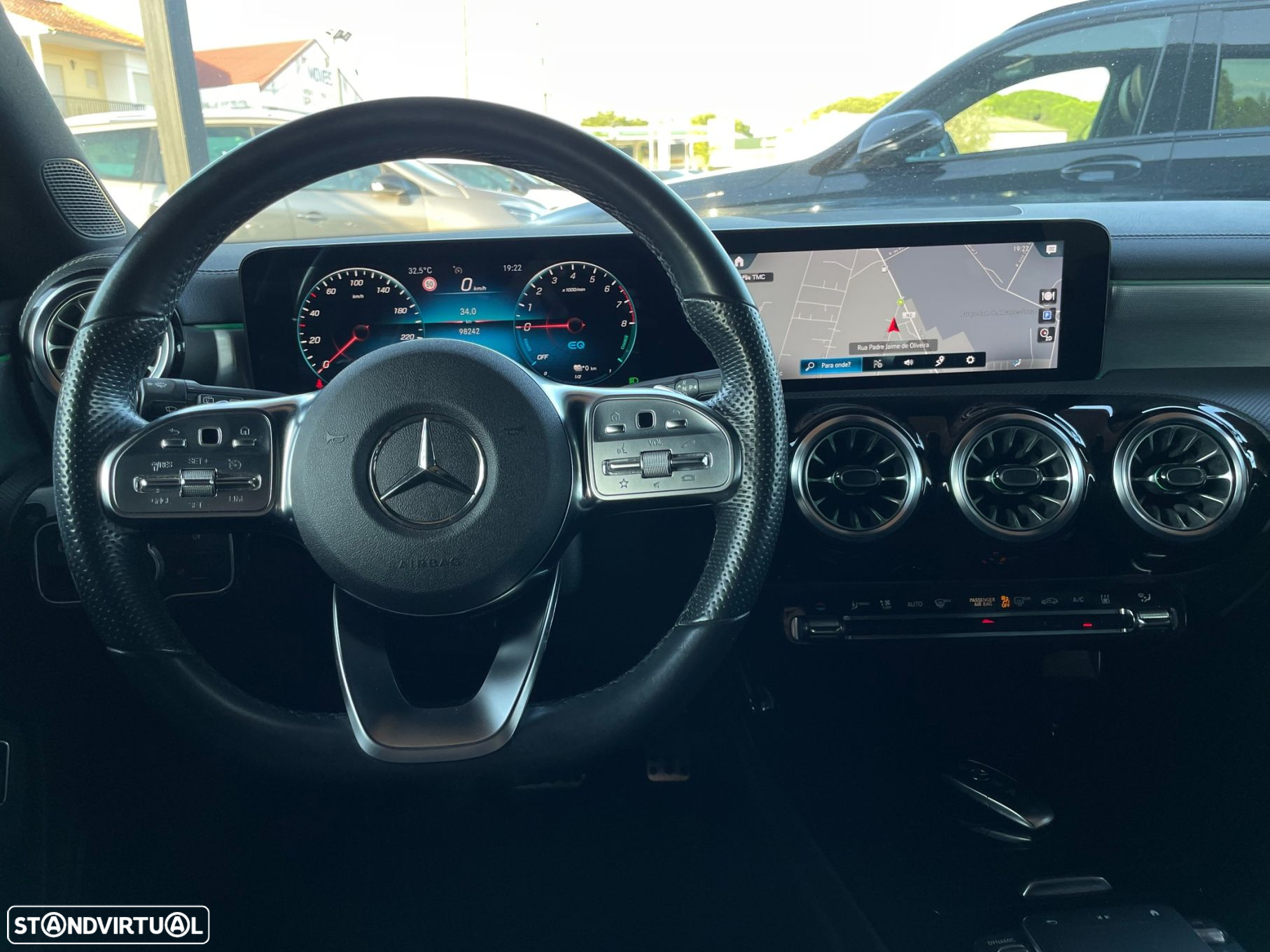 Mercedes-Benz CLA 250 e Shooting Brake AMG Line - 18