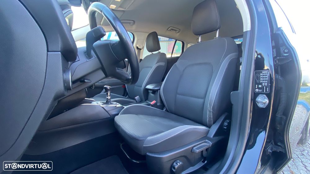 Ford Focus SW 1.5 TDCi EcoBlue Titanium - 23