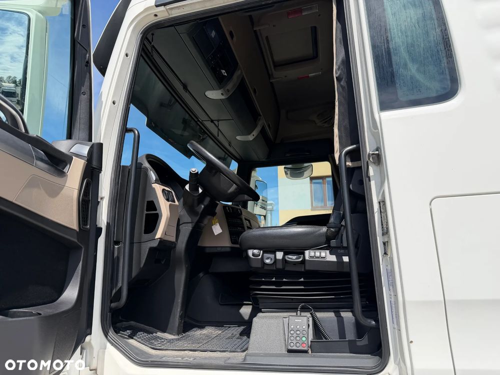 MAN TGX 26.500 6X2 + EURO6 + RETARDER - 16