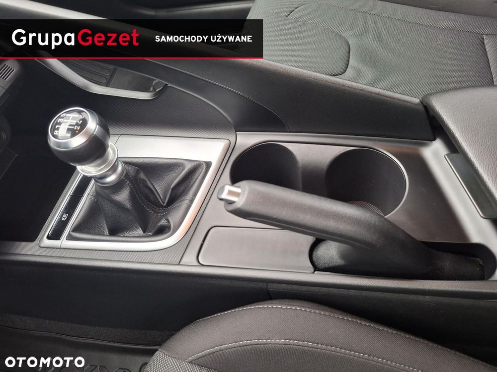 Hyundai Elantra - 11