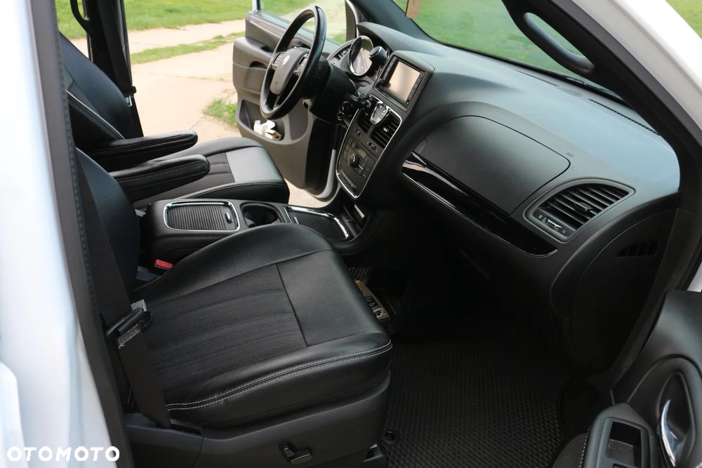 Lancia Voyager 2.8CRD S - 11
