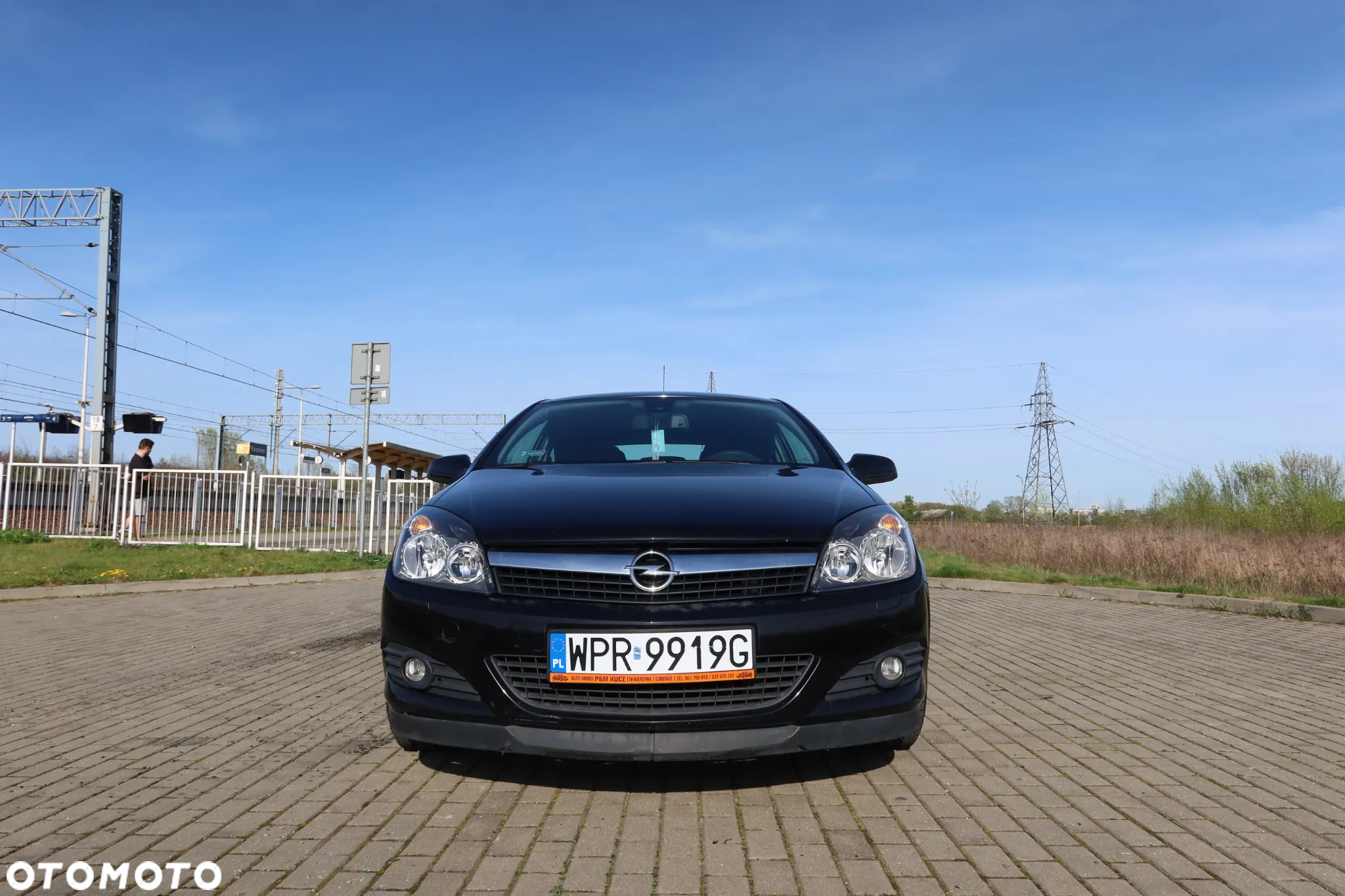 Opel Astra GTC 1.6 - 8
