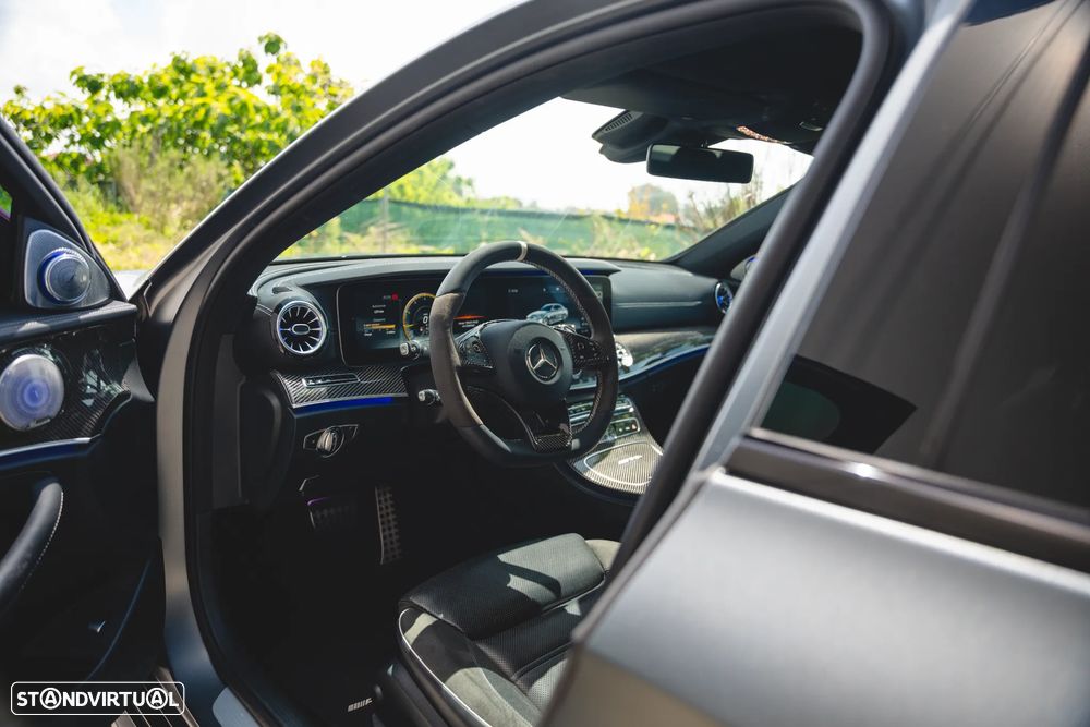 Mercedes-Benz E 63 AMG S 4-Matic+ - 31