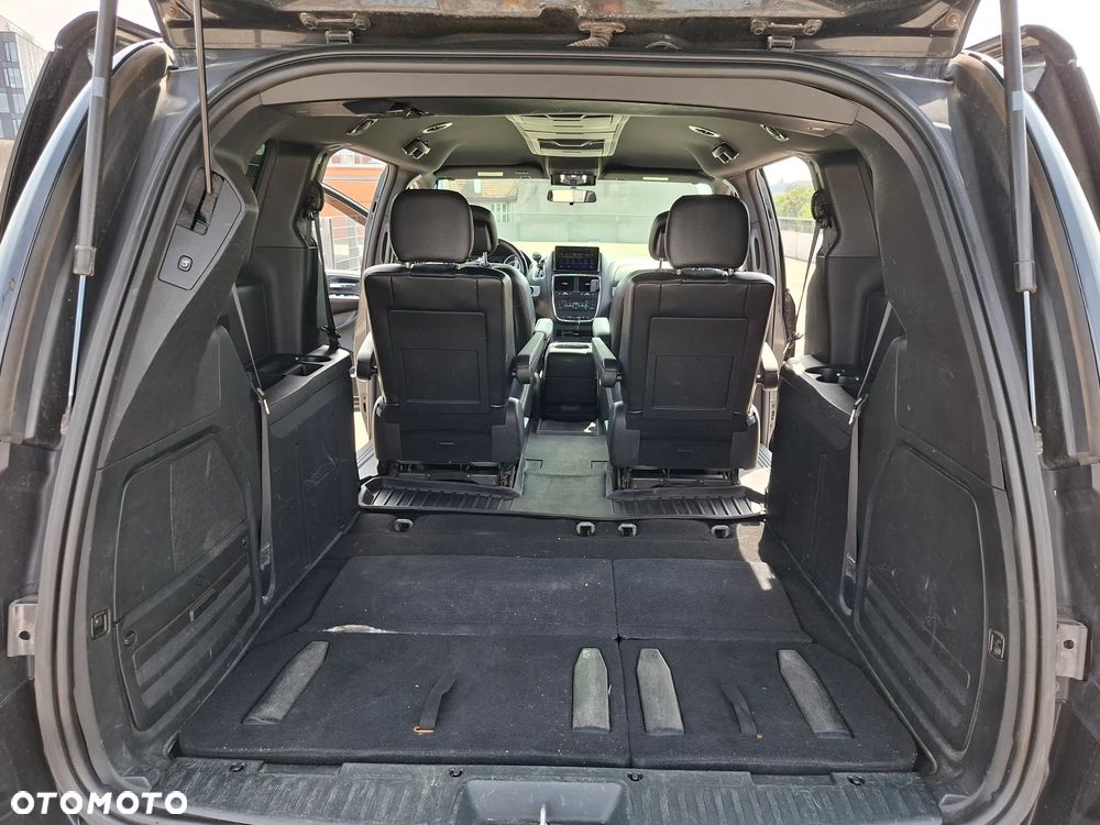Dodge Grand Caravan 3.6 R/T - 11