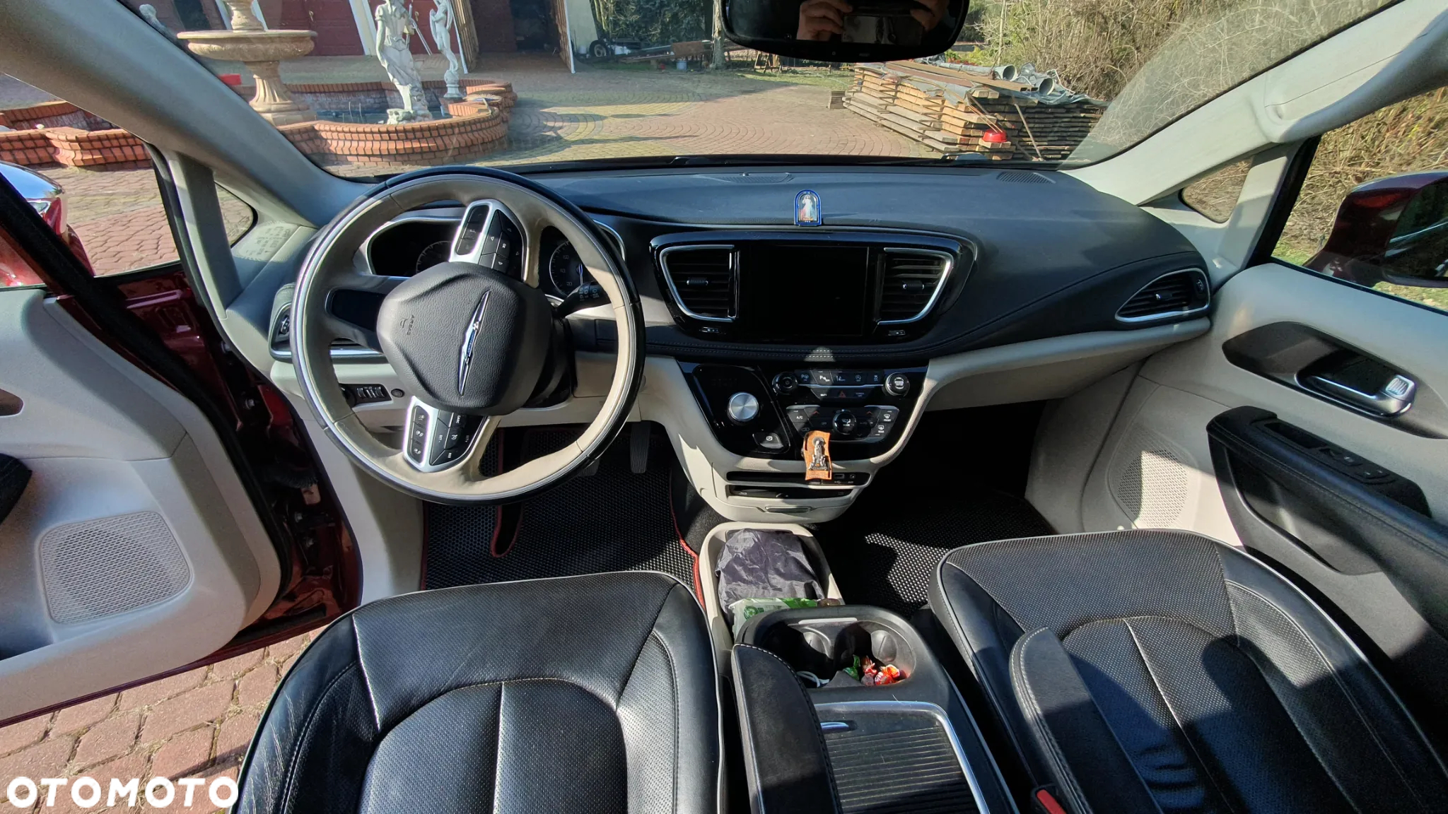 Chrysler Pacifica - 15