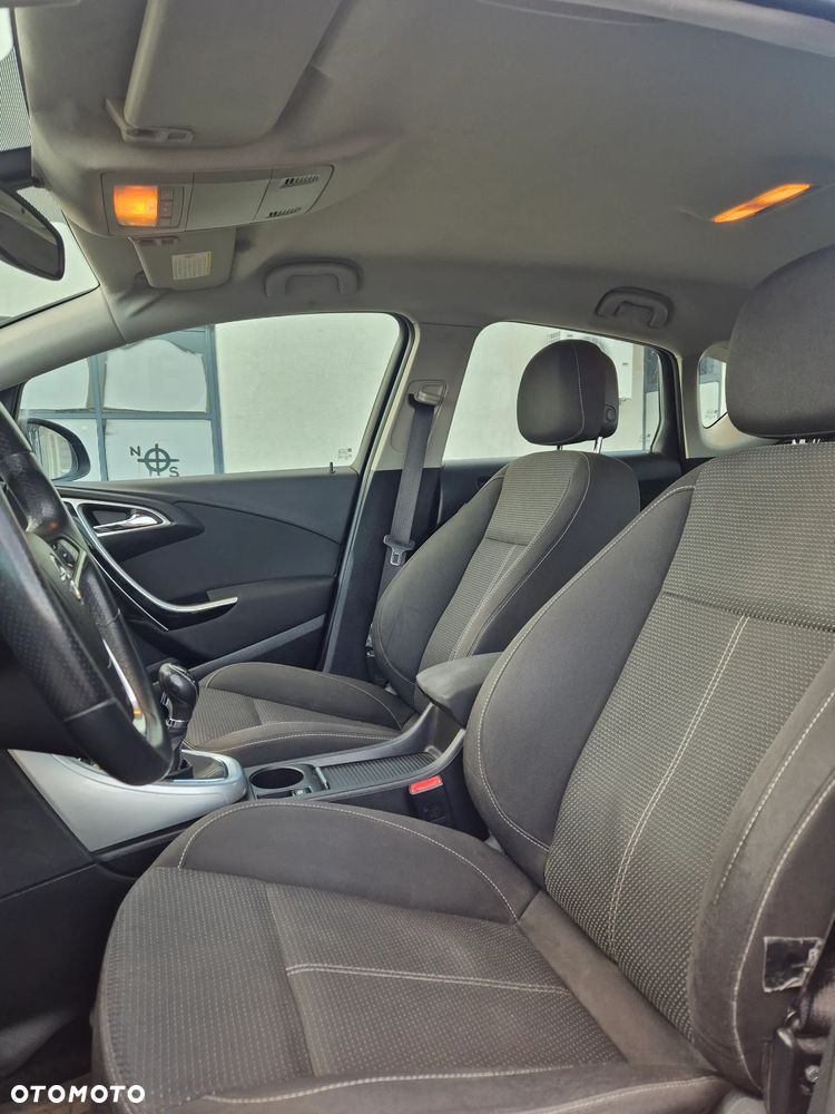 Opel Astra 1.6 Turbo Edition - 9