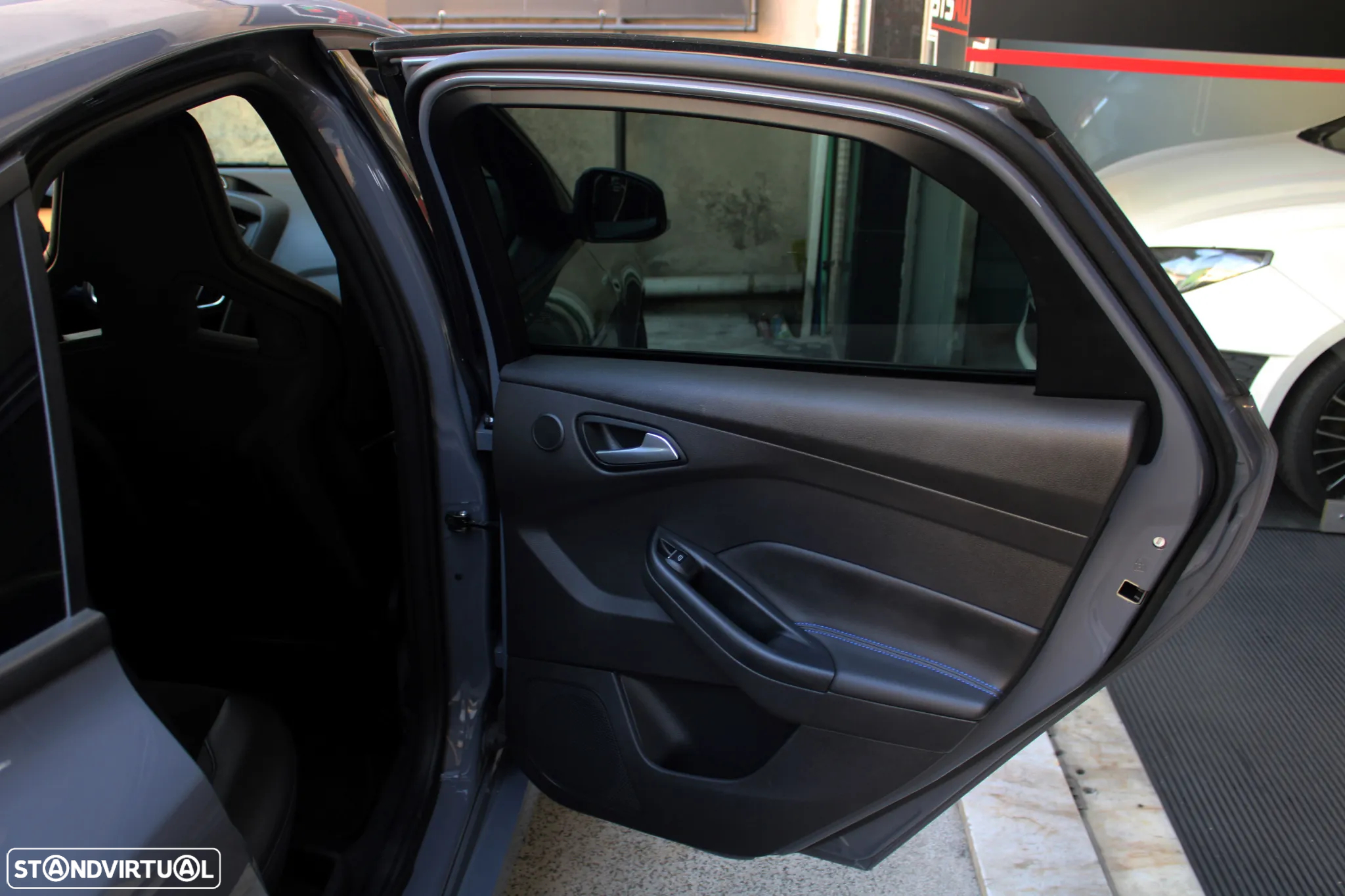 Ford Focus 2.3 EcoBoost RS - 26