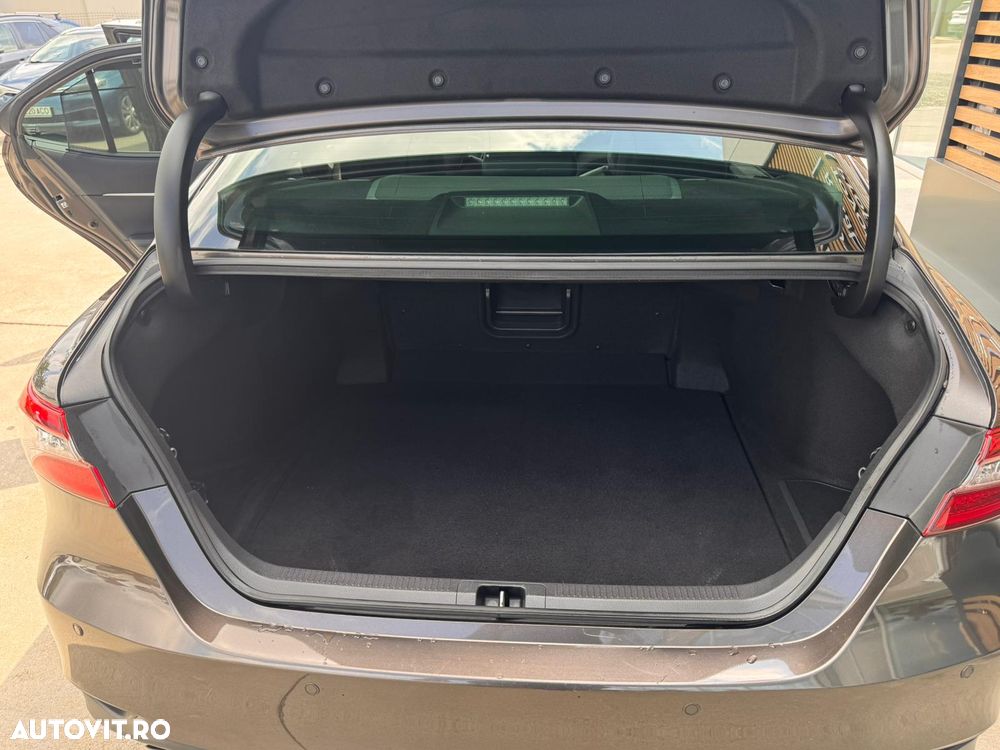 Toyota Camry 2.5 Exclusive - 9