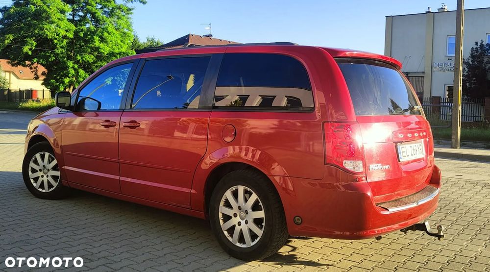 Dodge Grand Caravan - 4