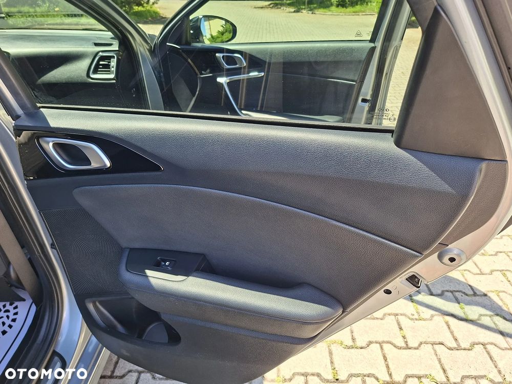 Kia Ceed - 32