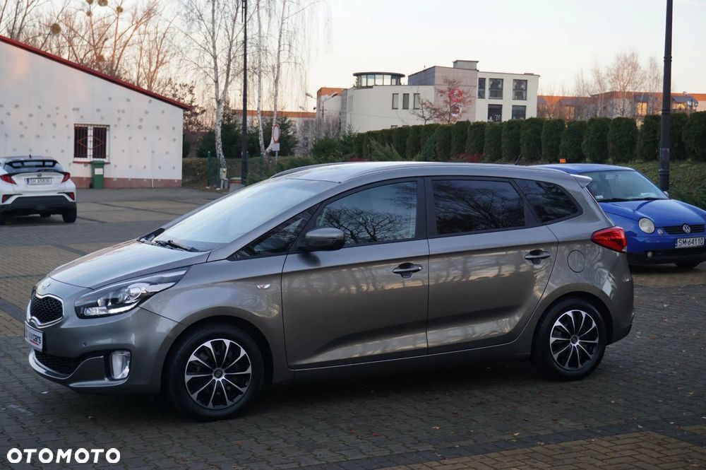 Kia Carens 1.6 GDI Dream Team Edition - 13