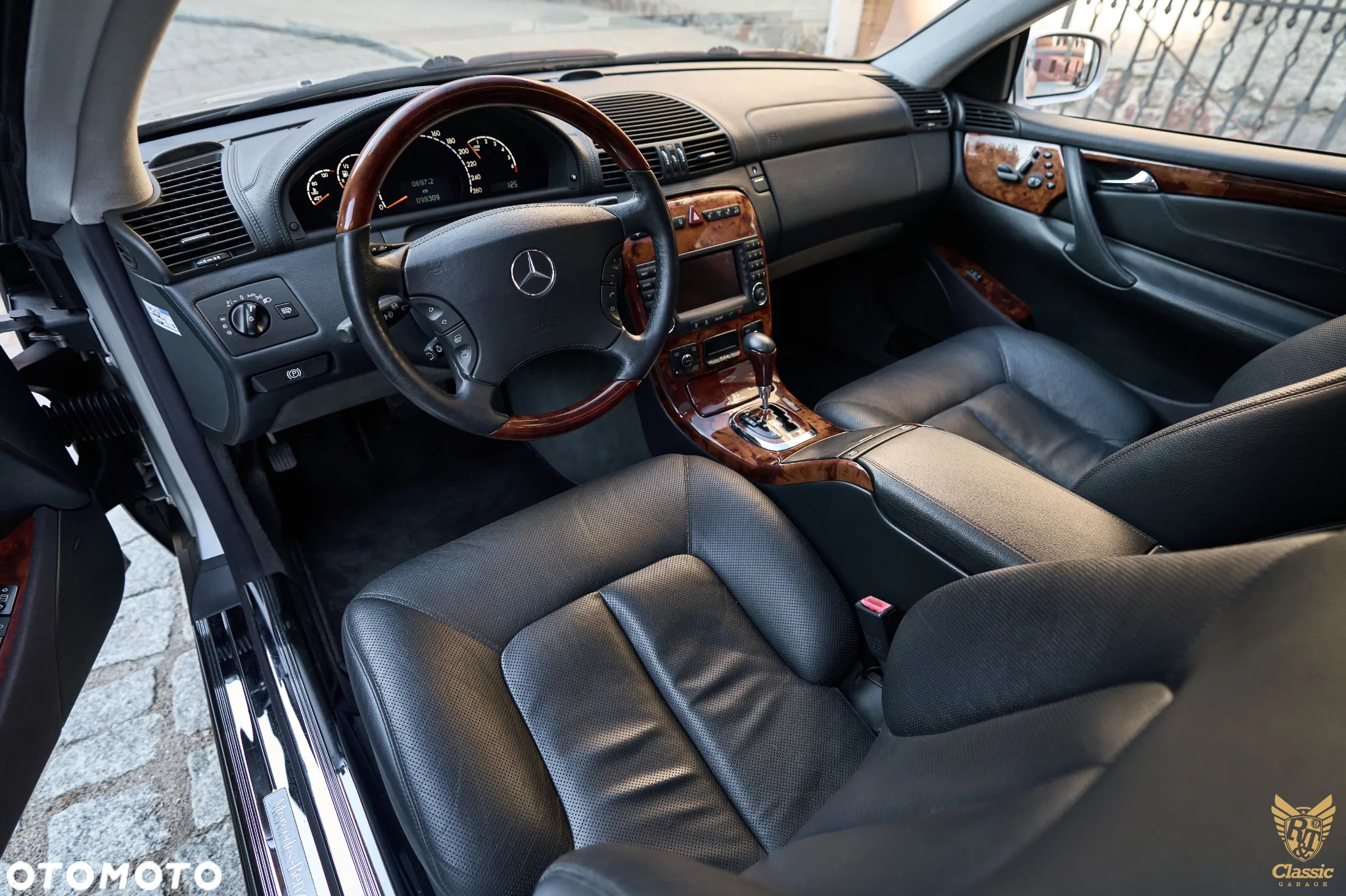 Mercedes-Benz CL 500 - 35