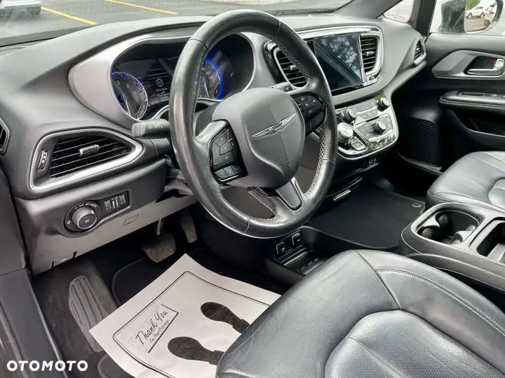 Chrysler Pacifica - 9