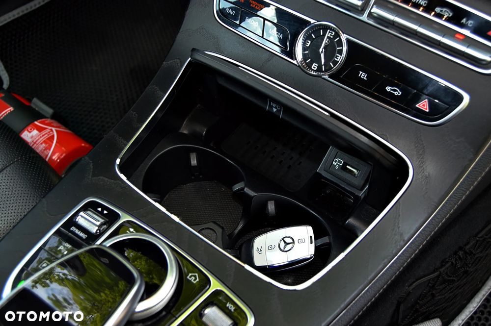 Mercedes-Benz Klasa E 220 d 4-Matic 9G-TRONIC - 15