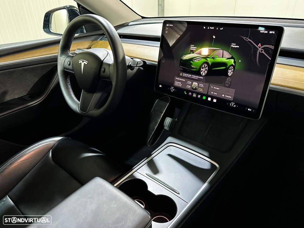 Tesla Model Y Long Range Dual Motor AWD - 33