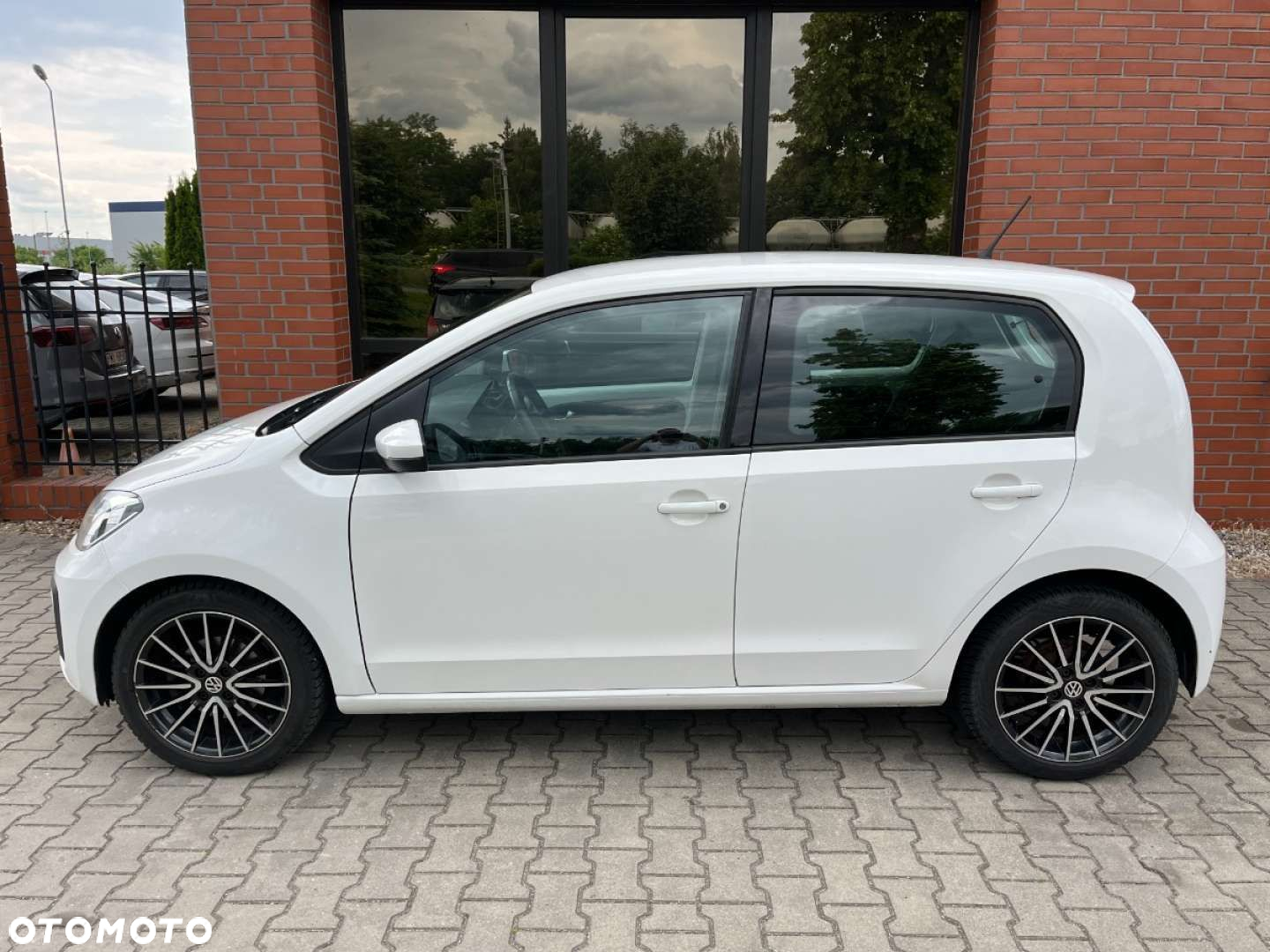 Volkswagen up! 1.0 high - 20
