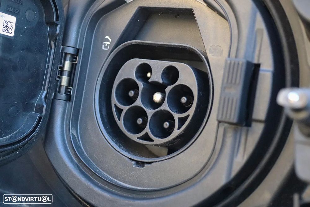 Mercedes-Benz GLC 300 e 4Matic 9G-TRONIC Avantgarde Advanced - 16