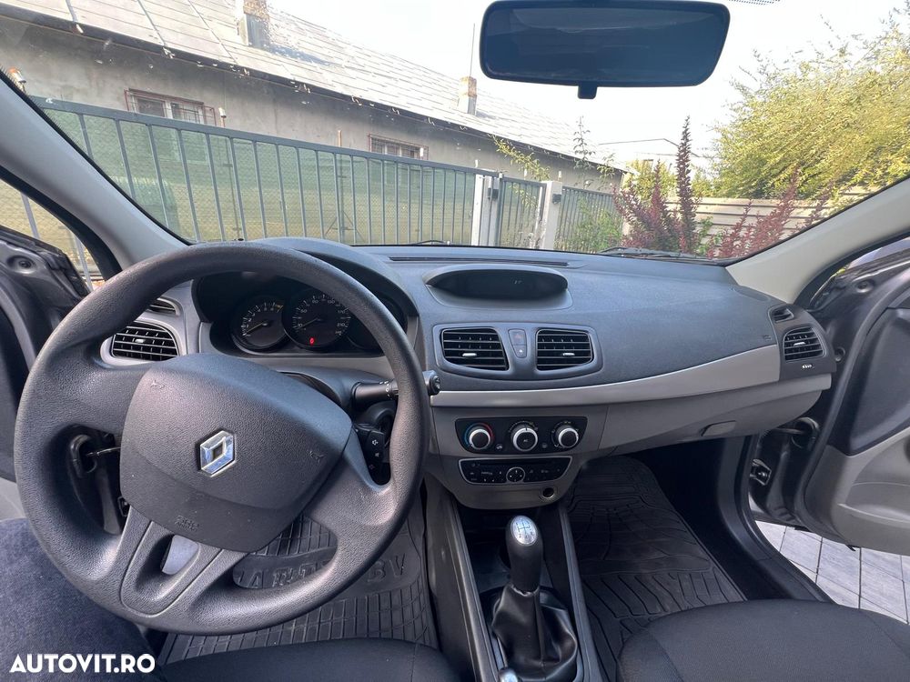 Renault Fluence 1.6 Authentique - 8
