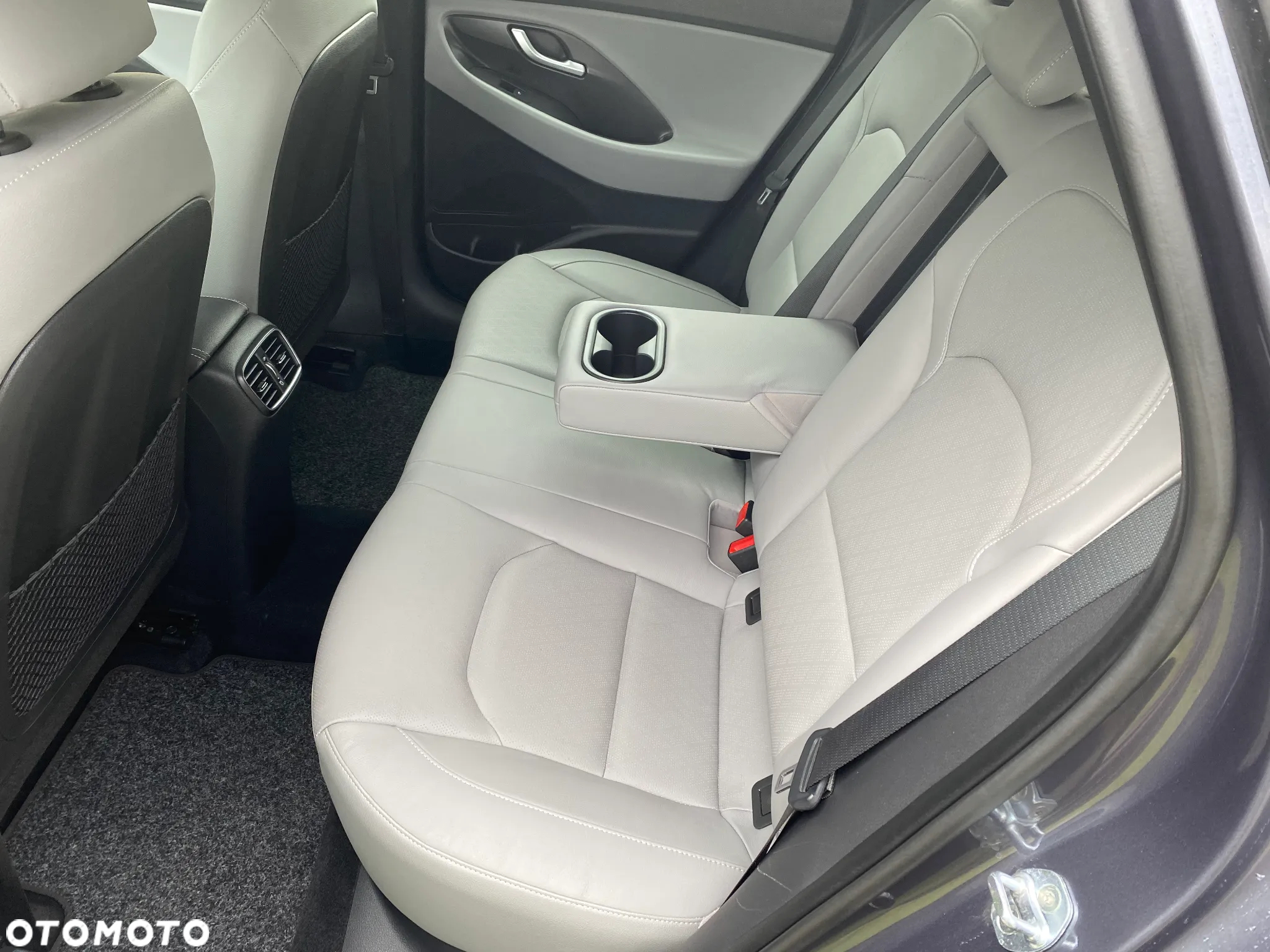 Hyundai i30 1.6 D Premium DCT - 26