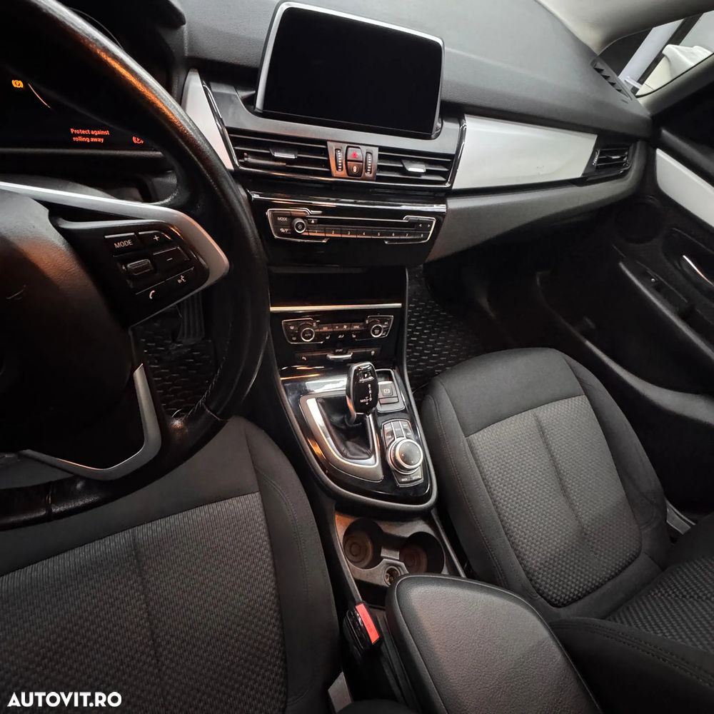 BMW Seria 2 218i Aut. - 7