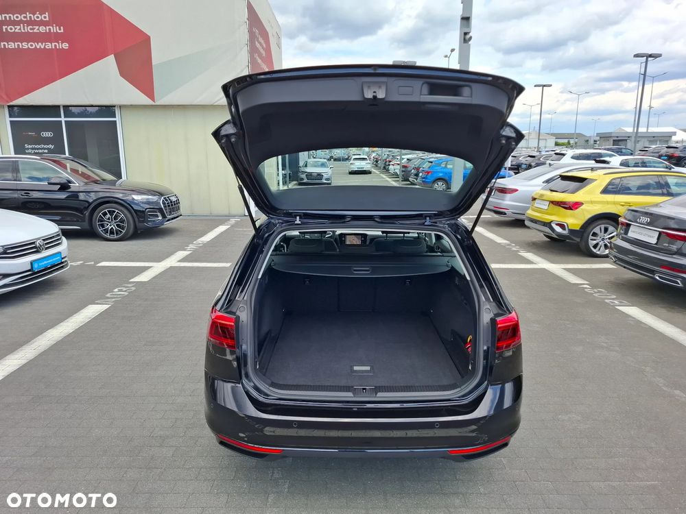 Volkswagen Passat Variant 2.0 TDI SCR Business DSG - 9