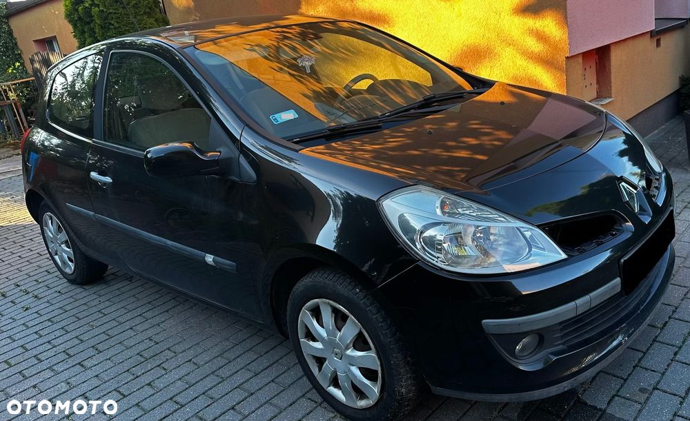 Renault Clio 2006 photo 3