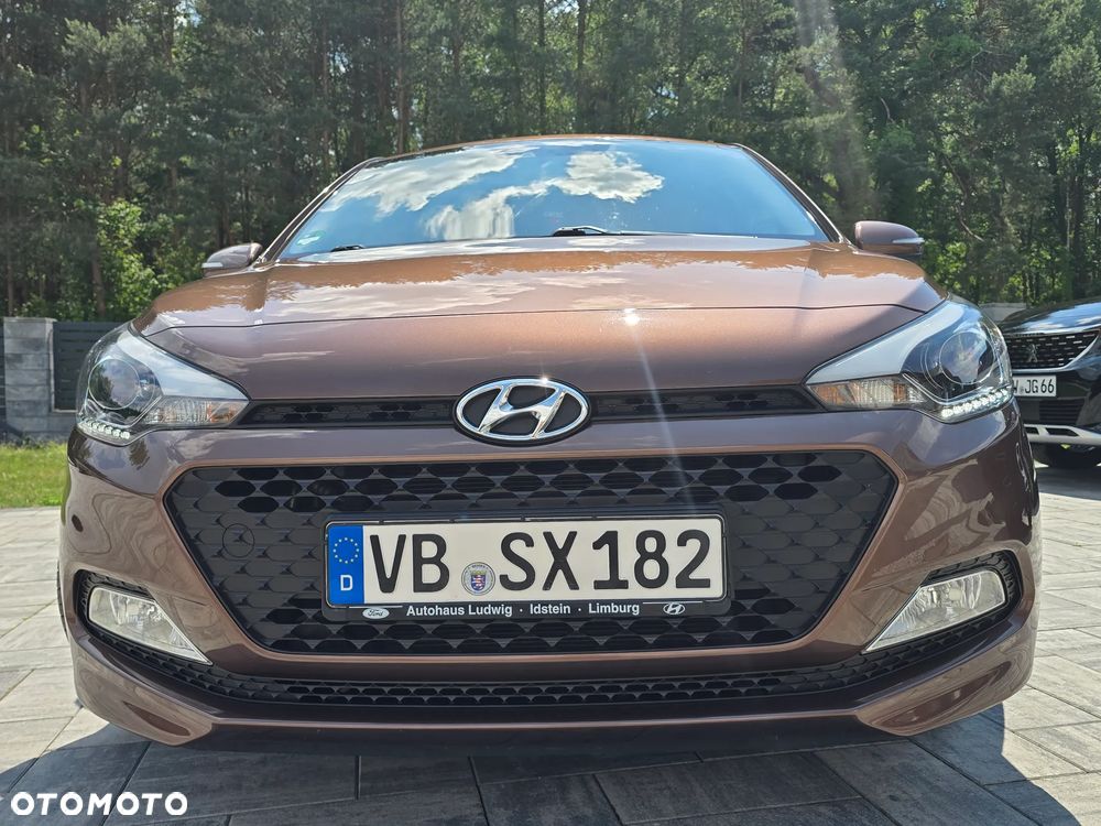 Hyundai i20 1.2 Fifa World Cup Edition - 9