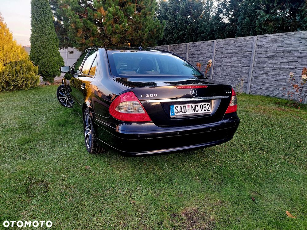 Mercedes-Benz Klasa E 200 CDI Classic - 17