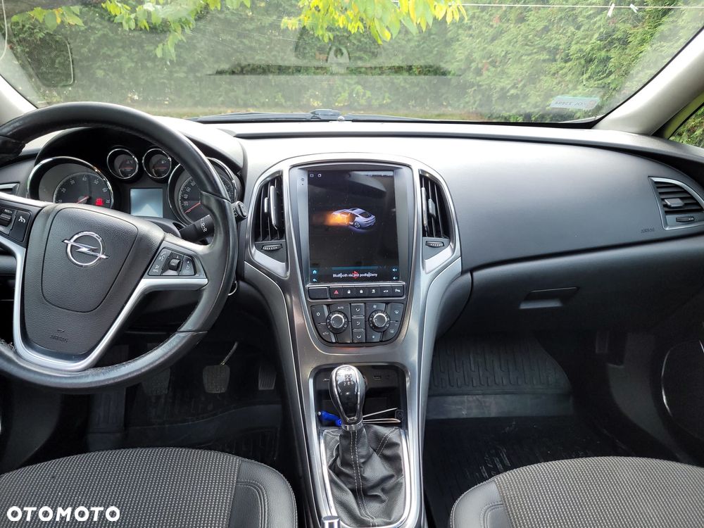 Opel Astra 2012 photo 5