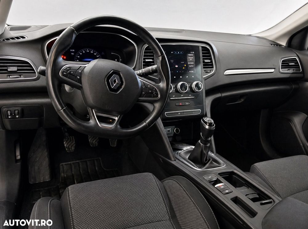 Renault Megane BLUE dCi 115 BOSE EDITION - 8